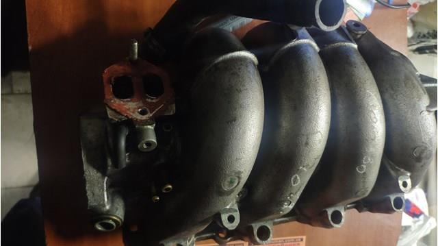 Коллектор впускной на Volvo V40  VW