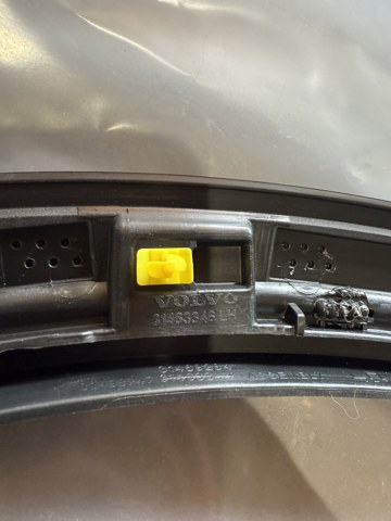 39797287 Volvo Молдинг арки крыла переднего, левый