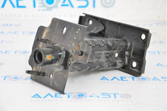 Кронштейн підсилювача переднього бампера 622114BA0A NISSAN