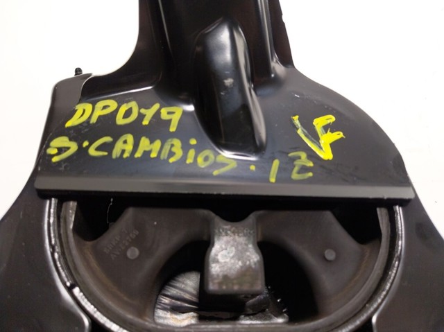 Левая опора двигателя Toyota 123720T680