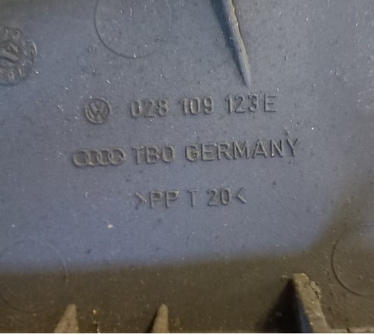 Купить 028109123E VAG Верхний кожух ремня ГРМ