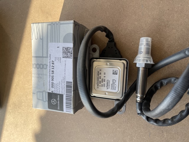 A000905581287 Mercedes 