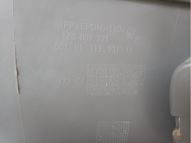 Передний бампер 4M0807065BGRU VAG