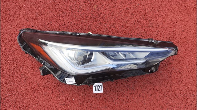 Фара правая Nissan/Infiniti 260109CM0A