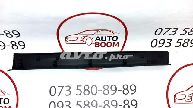 KB7W51RB0B Mazda Молдинг передней левой двери