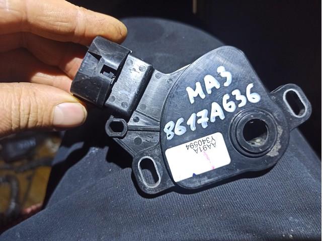 Sensor de posición de la palanca de transmisión automática 8617A636 MITSUBISHI