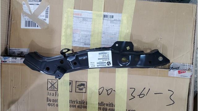 Суппорт радиатора верхний (монтажная панель крепления фар) TOYOTA 5320276010