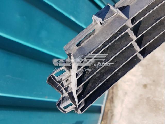 Rejilla, parachoques delantero 5311333010 TOYOTA