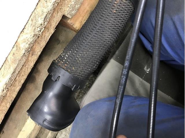 Tirador del cable del capó delantero A2218800159 MERCEDES