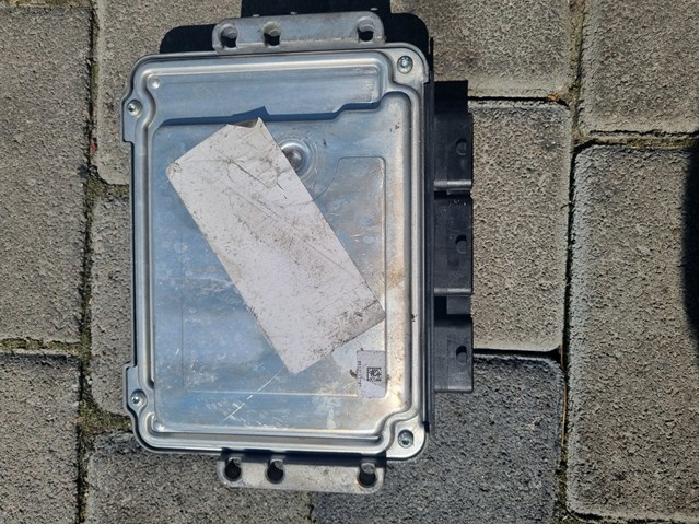 Блок управления двигателем 0281012982 Bosch