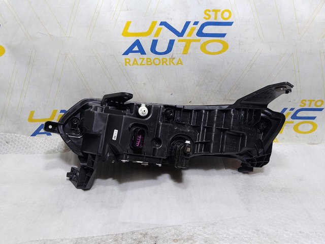 Правая блок фара Renault (RVI) 260102443R цена, от 516.08 USD