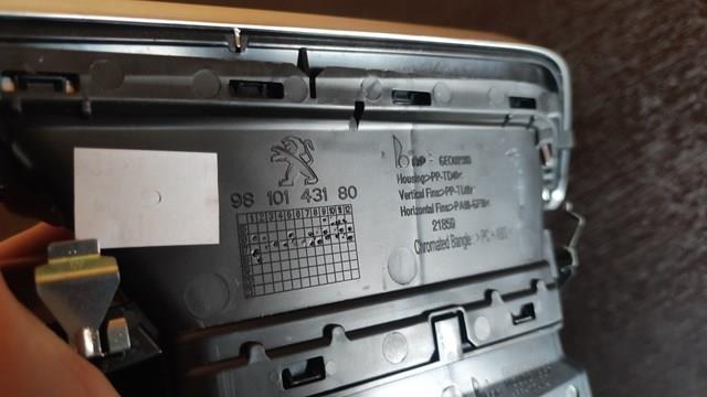 98101431DX Peugeot/Citroen Решетка воздуховода правая