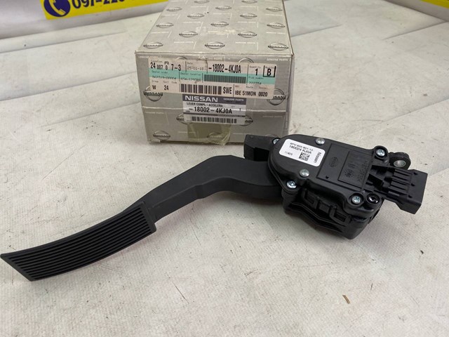  Педаль газа Nissan Navara 