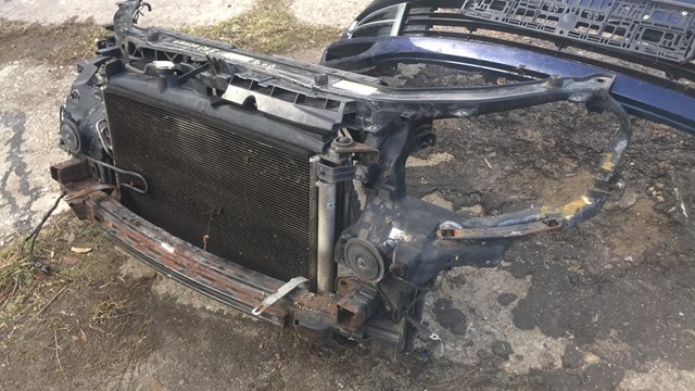 Рамка радиатора 641012 Hyundai/Kia