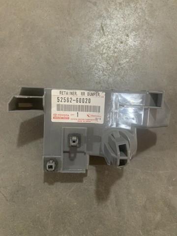 Soporte de guía para parachoques trasero, derecho 5256260020 TOYOTA