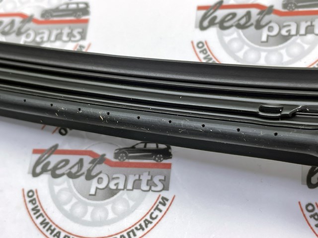 Щетка-дворник лобового стекла пассажирская LR157017 Land Rover