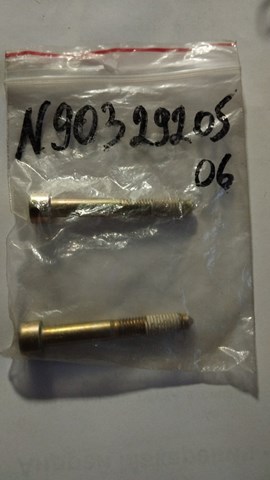 Болт ГБЦ N90329206 VAG
