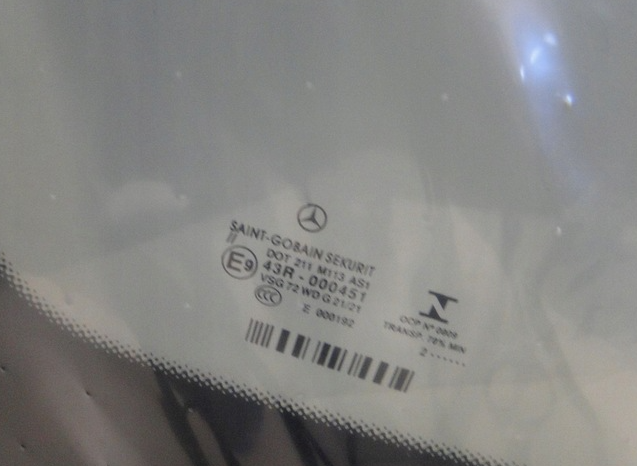 Скло лобове A4476700100 MERCEDES