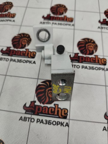 Петля-зацеп (ответная часть) замка двери передней VAG 5NA823186D цена, от 59.28 USD