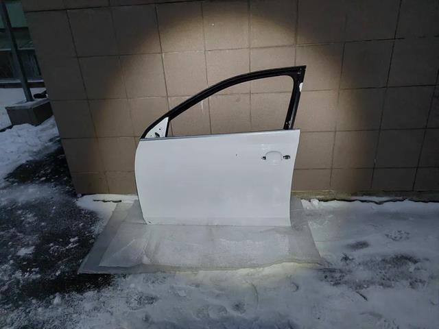 Compre Porta dianteira esquerda Volkswagen Jetta 6