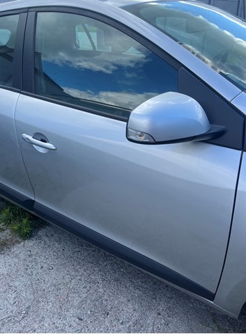 Дверь передняя правая на Renault Megane III KZ0, KZ1