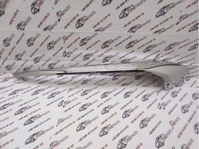 6407A366 Mitsubishi Moldura direita do pára-choque dianteiro