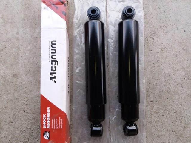 Задний амортизатор Magnum Technology M0133