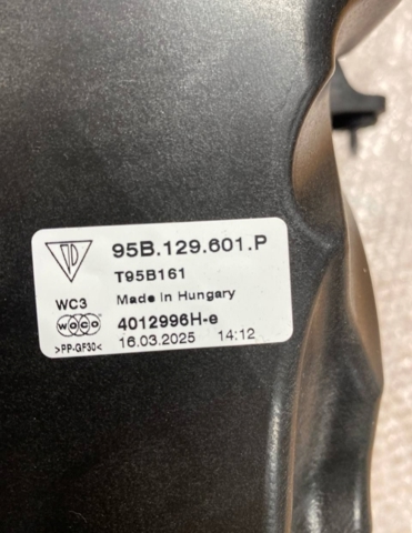  Porsche 95B129601P
