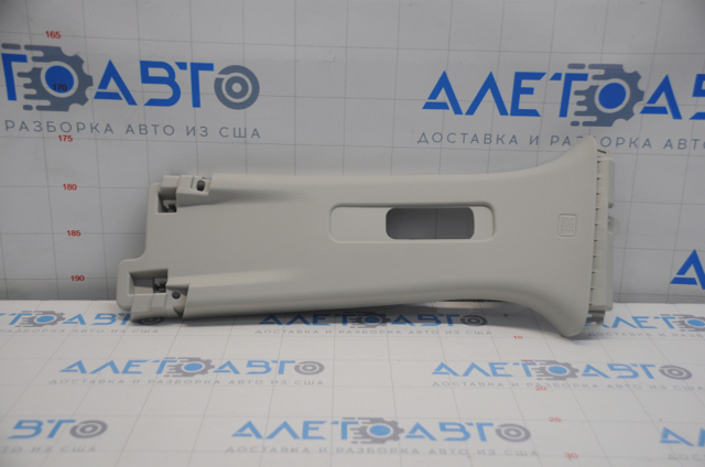 Cubierta de pilar interior parte media izquierda KB7W6821075 MAZDA