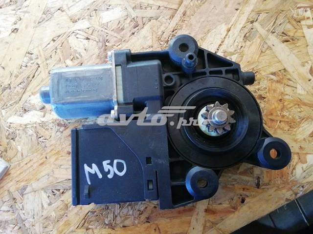 Motor eléctrico, elevalunas, puerta delantera derecha 807302741R RENAULT