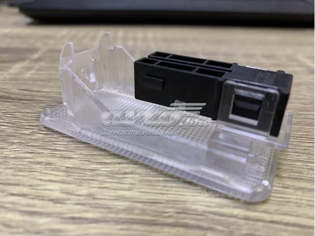 Luz de maletero 8133058010 TOYOTA