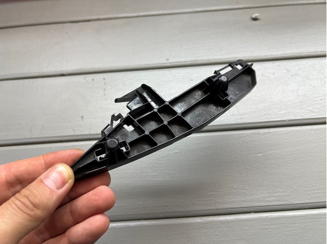 Купить 51117399981 BMW Направляющая переднего бампера правая