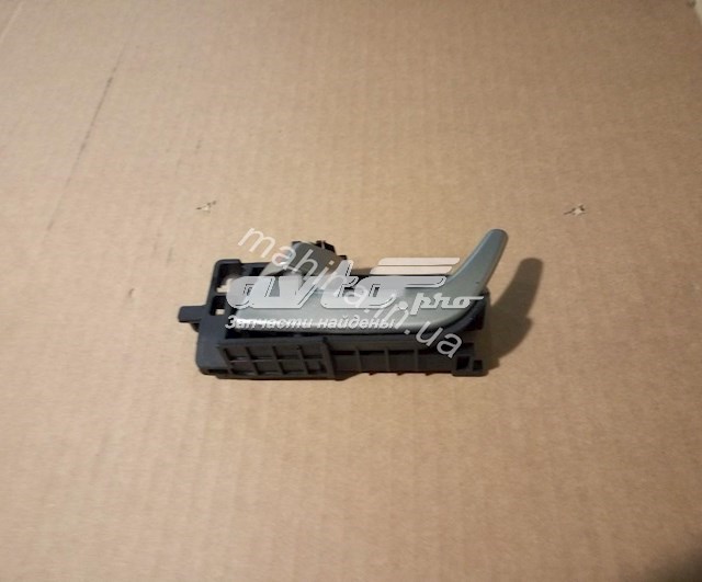Ручка двери передней наружная левая Geely 1068002029 цена, от 1.96 USD