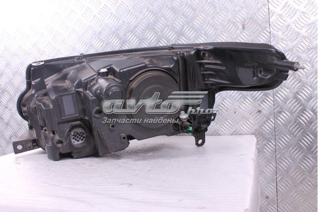 Фара правая Land Rover LR040673