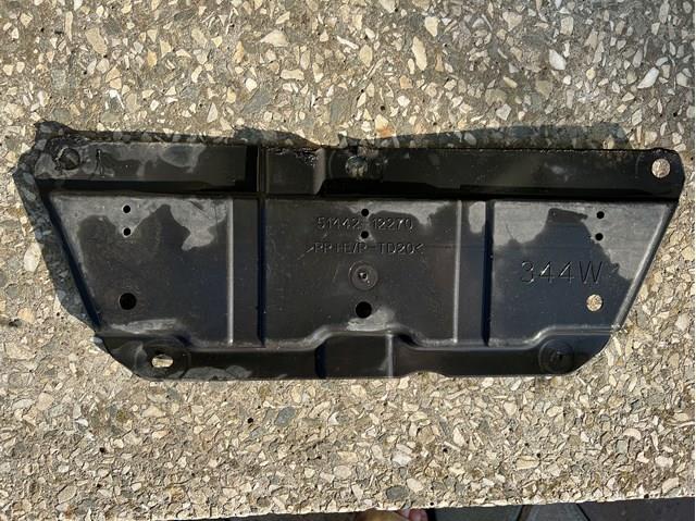 Protección motor trasera 5144212270 TOYOTA