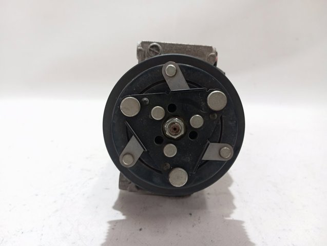 Компрессор системы кондиционирования Renault (RVI) 926002410R цена, от 263.47 USD