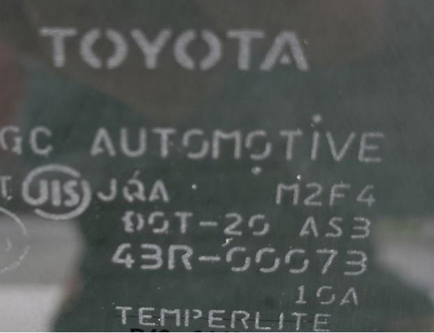 Стекло двери задней левой на Toyota Land Cruiser J200