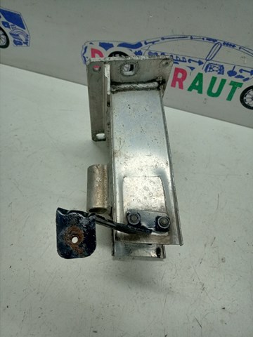 Кронштейн підсилювача переднього бампера 8K0807134D VAG