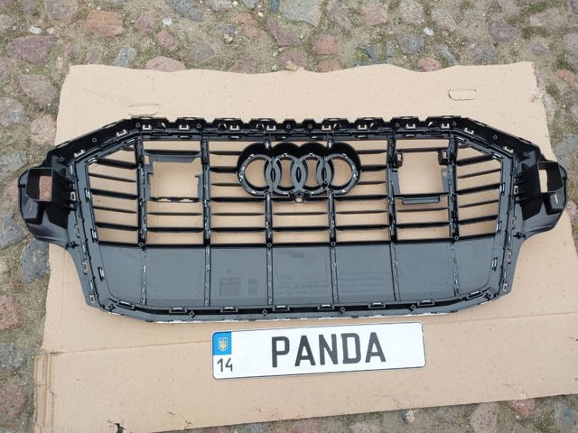 Решетка радиатора 4M0853651AJMX3 VAG