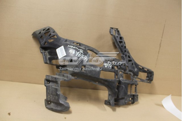 Кронштейн бампера переднего A2048855265 Mercedes