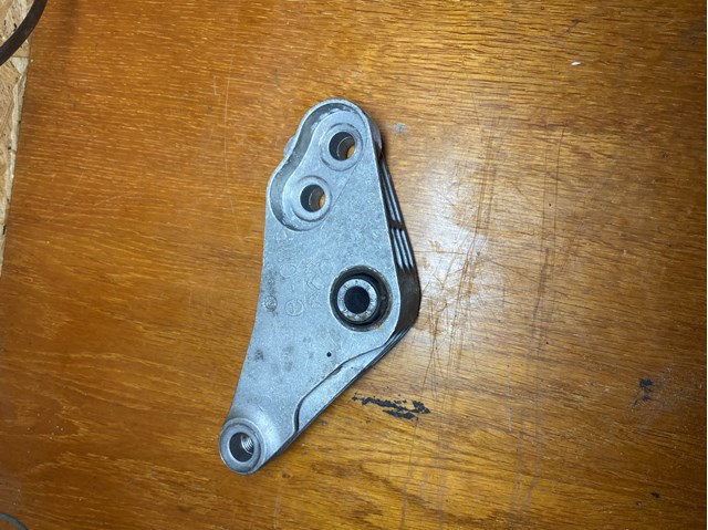 Кронштейн подушки (опоры) двигателя задней Peugeot/Citroen 9826468580 цена, от 105.10 USD