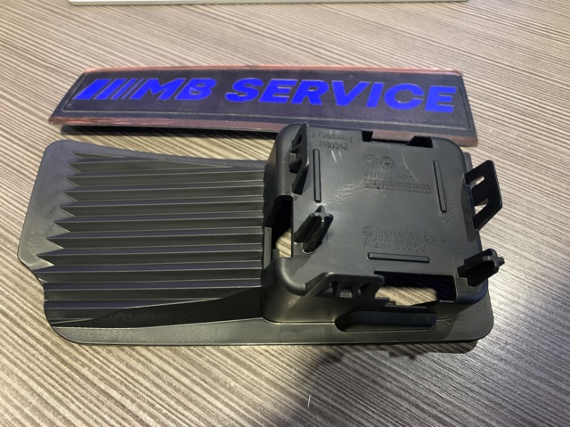 A2978856901 Mercedes Кронштейн датчика мертвой зоны