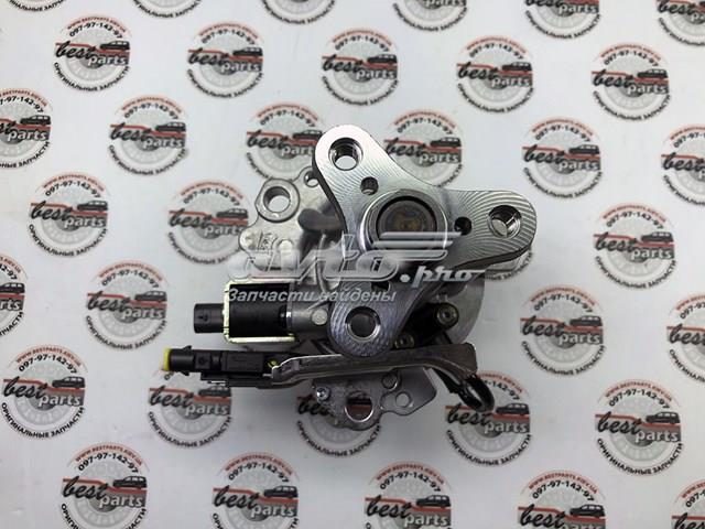 LR121418 Land Rover Насос водяной