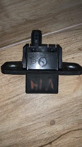 Кнопка привода замка третей/пятой двери Mazda KB7W624B0 цена, от 12.65 USD