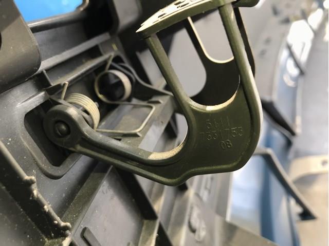 Soporte para boquilla lavafaros 51117331753 BMW