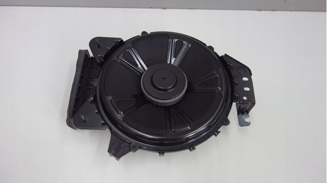 31350434 Volvo subwoofer