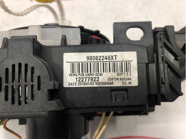 98062246XT Peugeot/Citroen Левый подрулевой переключатель