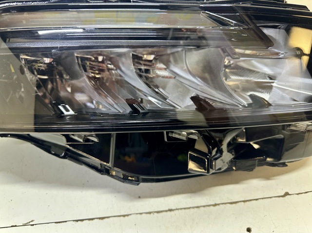 Правая блок фара Nissan/Infiniti 260106RR6A цена, от 204.61 USD