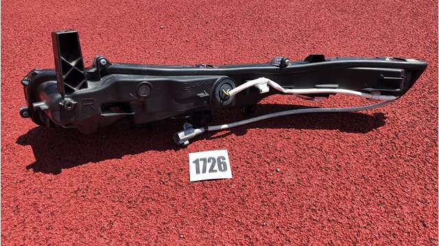 Купить 8161053060 Toyota Габарит (фонарь) передний нижний правый
