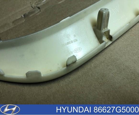 Moldura esquerda do pára-choque traseiro 86627G5000 Hyundai/Kia